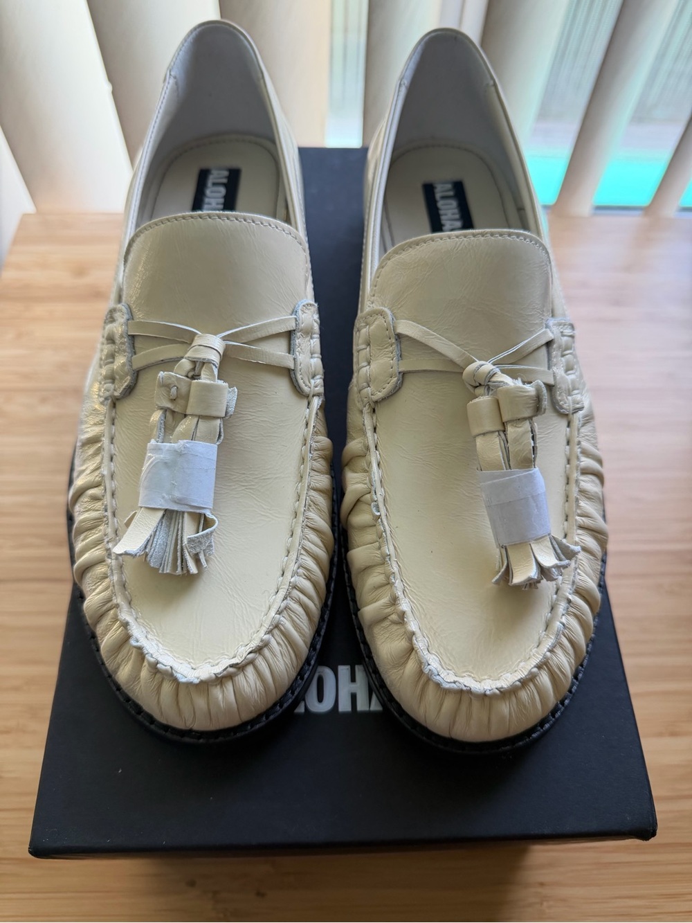ALOHAS Marietta Onix Cream Leather Loafers Size 38 NWT